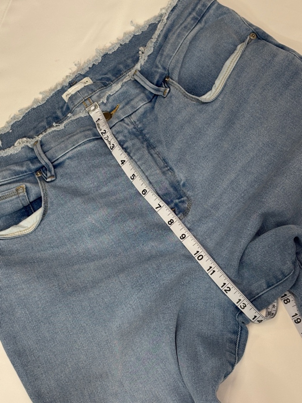 GOOD AMERICAN LIGHT BLUE FLARE JEANS WITH RAW HEM! - Picture 6 of 10